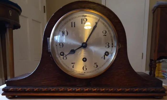 Urgos-mantel-clock from  